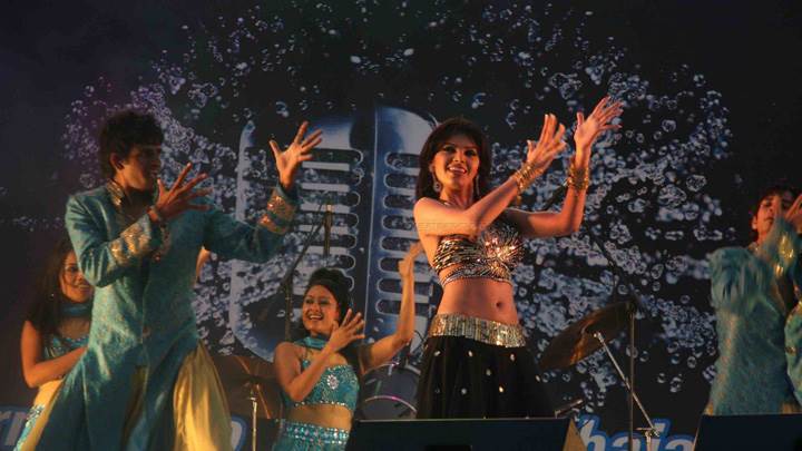 Sherlyn Chopra Dance Perform At Water Kingdom